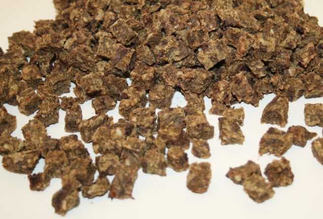 Hirschfleisch-Wuerfel-Mini_Hirsch_Barabas_Wuerfel_Training_Hunde_Hundesport_Goodies_-2 Hirschfleisch-Würfel Mini