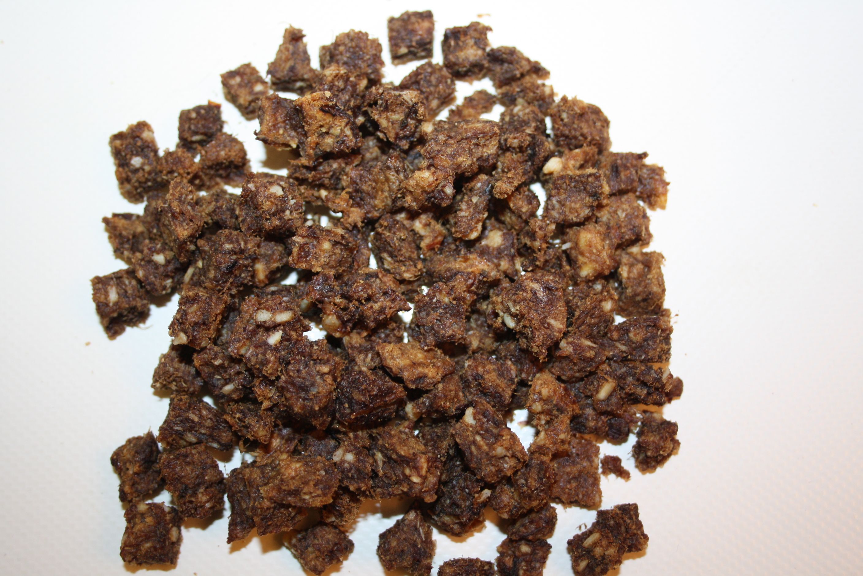 Pferdefleisch-w-rfel-Mini_Pferd_Pferdefleisch_Hund_Hunde_Hundefutter_klein_Snack_Leckerchen_Barabas_Petshop-01 Pferdefleisch-Würfel-Mini