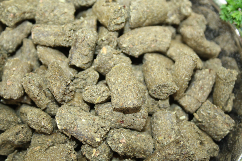 Hundesnck-Veggie1_Hunde_Leckerchenf-rHunde_SpirlinaHundesnacks Veggie-Snack